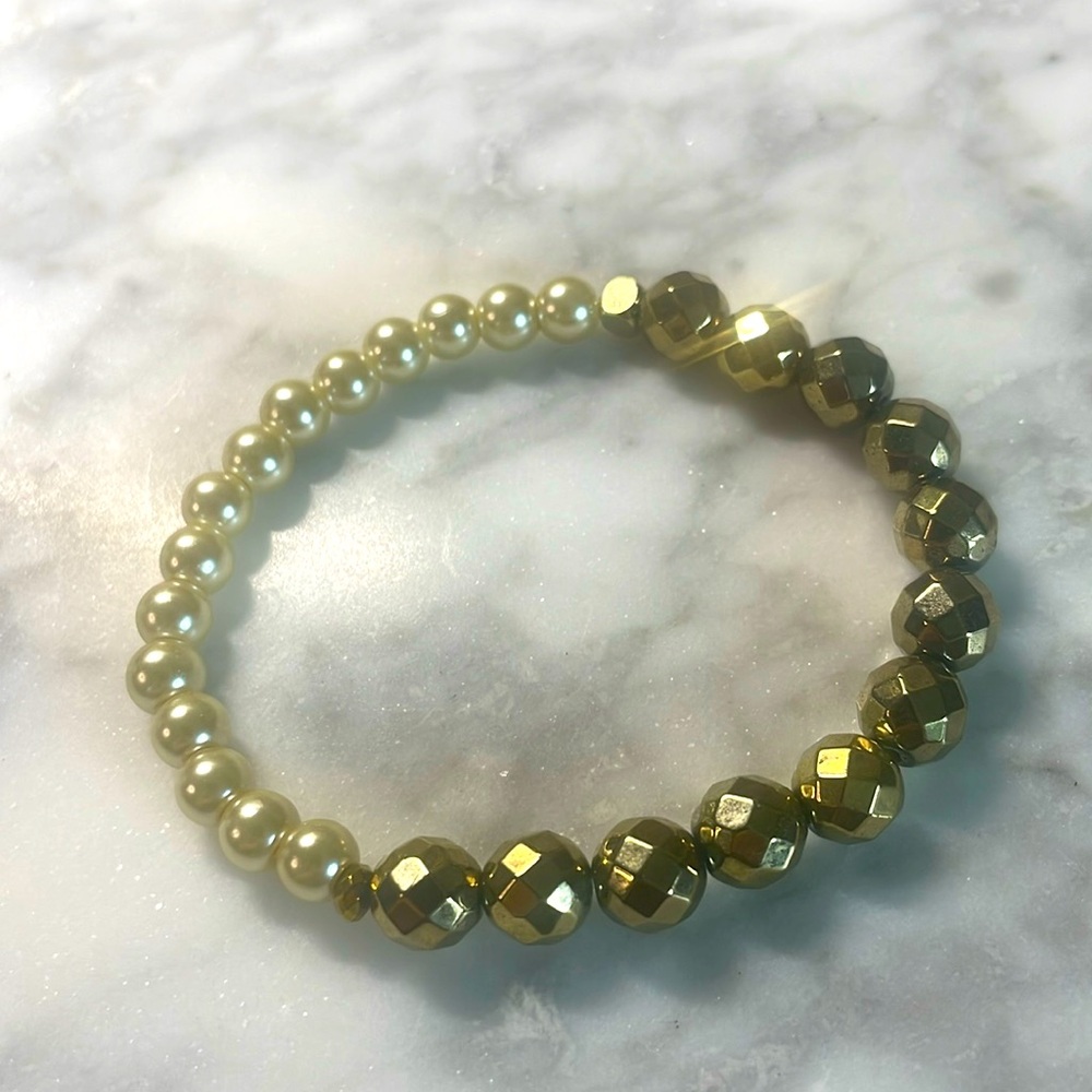 Hematite & pearl bracelet